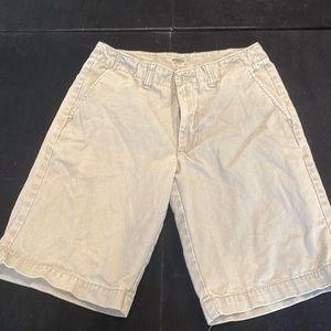 Old Navy gray khaki men’s shorts - size 28